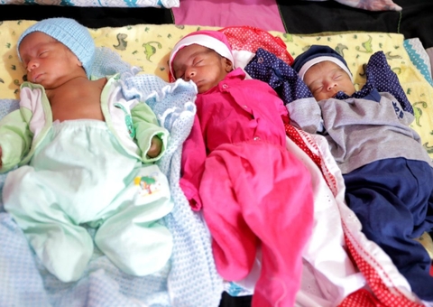 Trigêmeo de Maués supera quadro grave e se junta aos irmãos