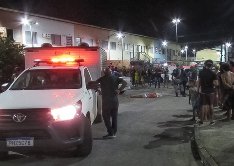 Homem é morto com 6 tiros por assassinos em carro em Manaus