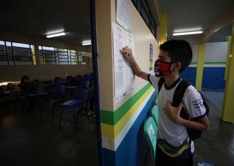 Sem distanciamento, aulas retomam de forma 100% presencial no Amazonas