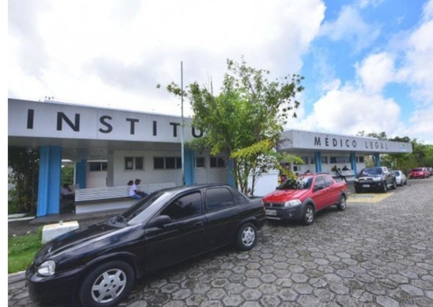 Homem é morto a tiros no quintal de casa em Manaus 