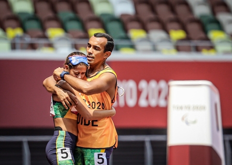Thalita Simplício é prata nos 400m T11 nos Jogos Paralímpicos de Tóquio