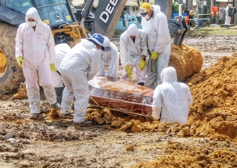  Manaus registra 47 enterros nesta terça-feira