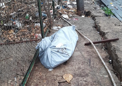 Trabalhadores da limpeza encontram corpo boiando próximo a ponte em Manaus
