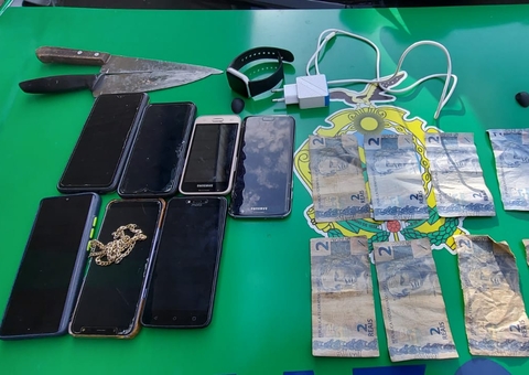 Bandidos assaltam ônibus e trocam tiros com policiais em Manaus