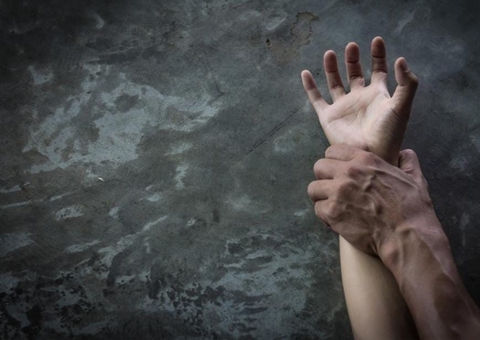 Adolescente pede ajuda em mercado após família não acreditar em estupro em Manaus