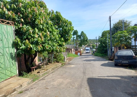 Trio encapuzado ataca homem a tiros e golpes de terçado no Amazonas