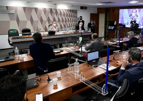 CPI reage à ausência de advogado e pede retenção de passaporte