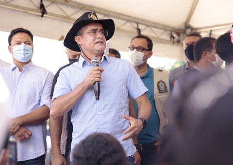 Prefeito de Manaus vai propor lei para multar quem faz buracos em ruas recapeadas
