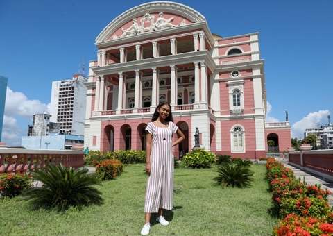 ‘The Voice Kids’ Izabelle Ribeiro visita Teatro Amazonas e pede apoio na competição