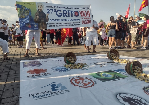 Grito dos Excluídos tem protesto contra governo Bolsonaro em Manaus; confira
