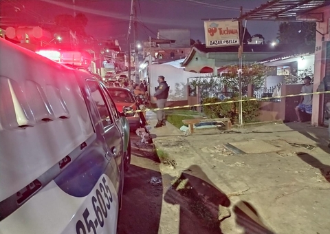 Homem é morto a tiros com filho no colo em Manaus