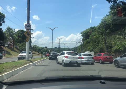 Manaus registra pontos de engarrafamento neste sábado