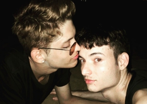 Homens baleados na Praça do Eldorado foram vítimas de ataque homofóbico em Manaus