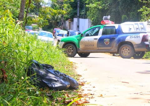 Homem é encontrado esquartejado dentro de sacos de lixo em rua de Manaus