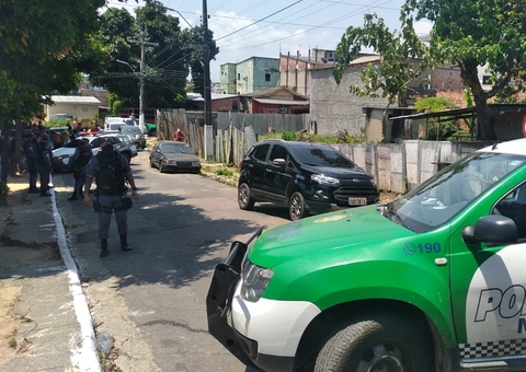 Mulher é encontrada morta dentro de carro abandonado em Manaus