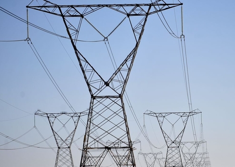 Governo anuncia leilão para compra simplificada de energia em outubro