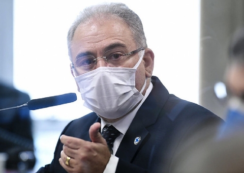 Queiroga leva em voos da FAB esposa, filhos e parentes de outras autoridades