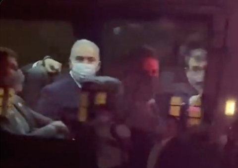 Vídeo: Queiroga faz gesto obsceno para protesto de brasileiros em Nova York