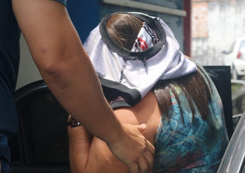 Mulher suspeita de integrar quadrilha de estelionatários é presa em Manaus
