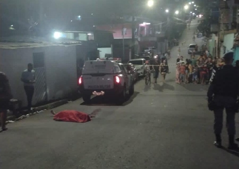 Homem é crivado de balas enquanto caminhava na Compensa