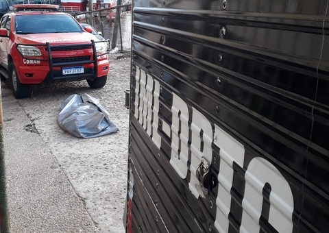 Homem morre afogado em flutuante de Manaus