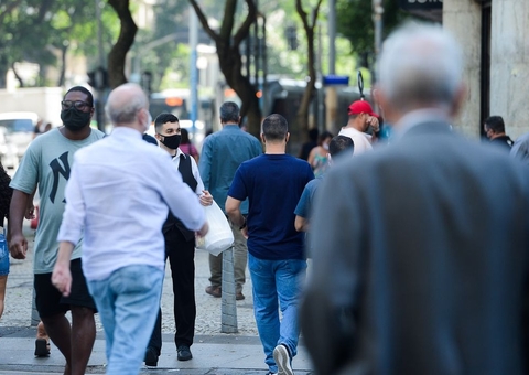 Covid-19: Brasil registra 210 óbitos e 14,4 mil infecções em 24h