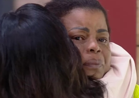 Tati Quebra Barraco cai no choro após eliminação de Mussunzinho