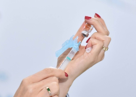 Atual vacina da gripe protege contra H3N2, apontam testes