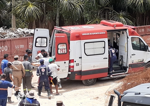 Após 2h soterrado, trabalhador é resgatado com vida em Manaus