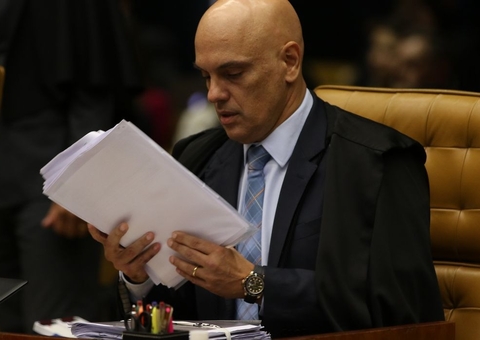 Moraes autoriza PF a marcar depoimento de presidente