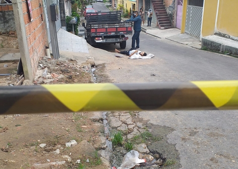 Homem morre ao tentar assaltar policial em Manaus