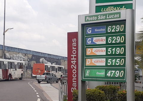 Deputados devem votar lei que prevê redução no custo da gasolina