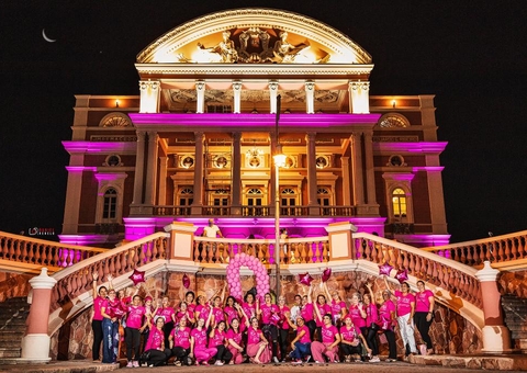 Pacientes em tratamento de câncer fazem evento para mulheres em Manaus