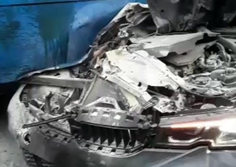 Vídeo: BMW fica completamente destruída em acidente na Ponta Negra em Manaus