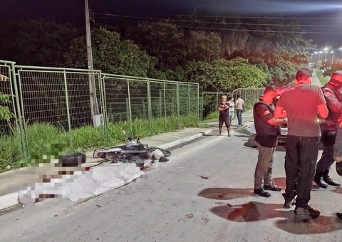 Motociclista morre ao bater cabeça em sarjeta em grave acidente em Manaus