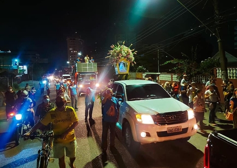 Devotos celebram Círio de Nazaré com carreata e missa em Manaus