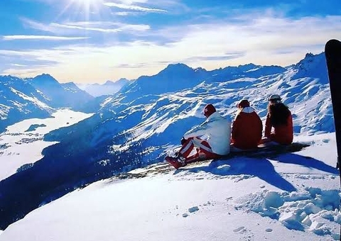 EUA irão aceitar turistas vacinados com Coronavac e Chile libera quarentena