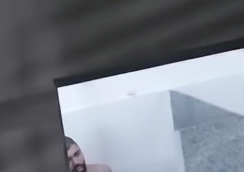 Vídeo: Fãs flagram Gabigol tomando banho após treino da Seleção Brasileira em Manaus