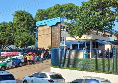 Torcedores fazem viradão na frente do Hemoam para garantir ingressos para jogo do Brasil