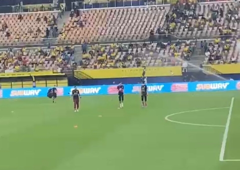 Seleção Brasileira aquece para partida contra Uruguai na Arena da Amazônia