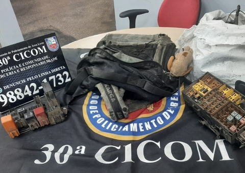 Dupla é presa após tentar roubar peças de veículos em Manaus 