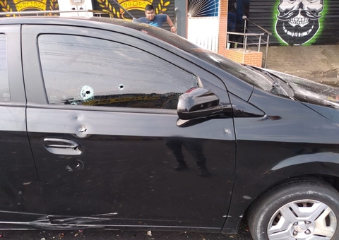 Tiroteio na frente de bar deixa ao menos dois feridos em Manaus