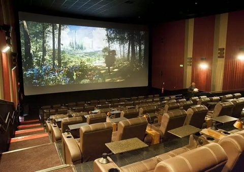 Rio vai liberar lotação máxima de cinemas, casas de festas e shoppings