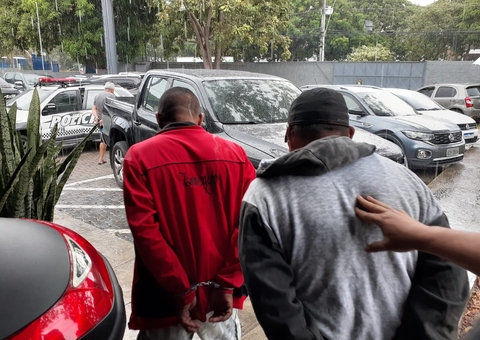 Trio é preso com mais de 1 tonelada de drogas concretada em piso de barco no Amazonas