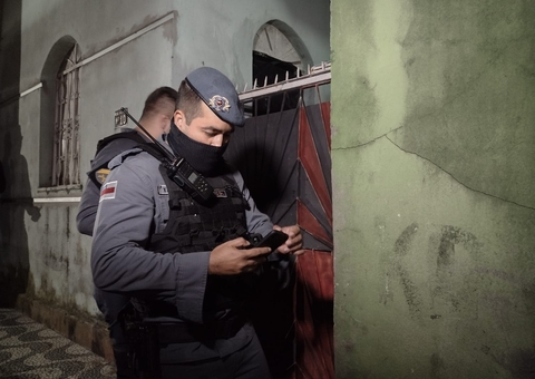 Grupo de assassinos invadem vila e crivam homem com tiros em Manaus