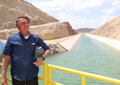 Presidente anuncia apoio para 750 mil caminhoneiros comprarem diesel