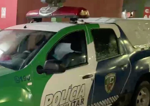 Criminosos armados assaltam passageiros de ônibus da linha 415 em Manaus