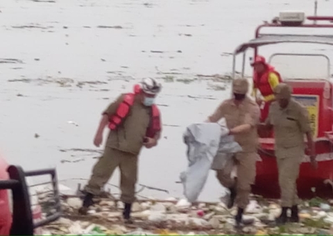 Feto é encontrado boiando na orla de Manaus
