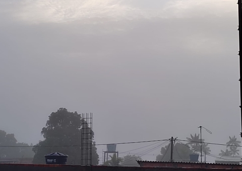 Manaus amanhece encoberta por névoa intensa