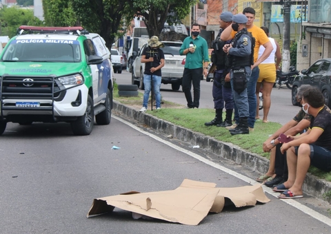Idosa morre ao ser atropelada na avenida Autaz Mirim, em Manaus